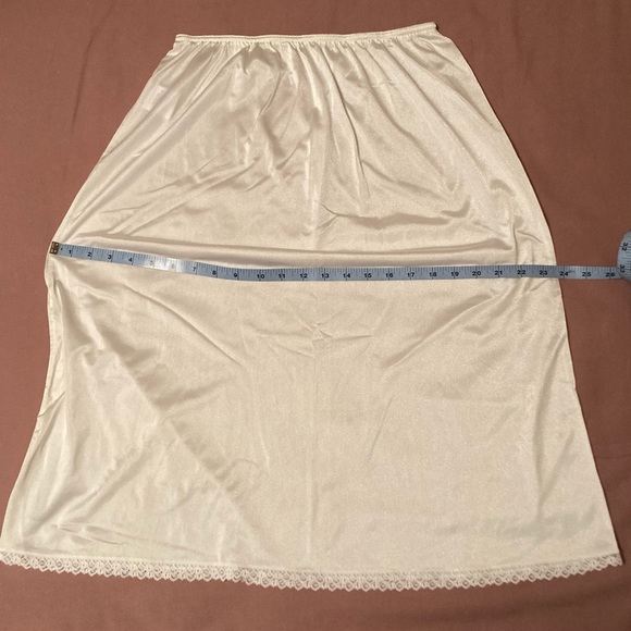 Vintage Velrose Half-Slip - Picture 2 of 6